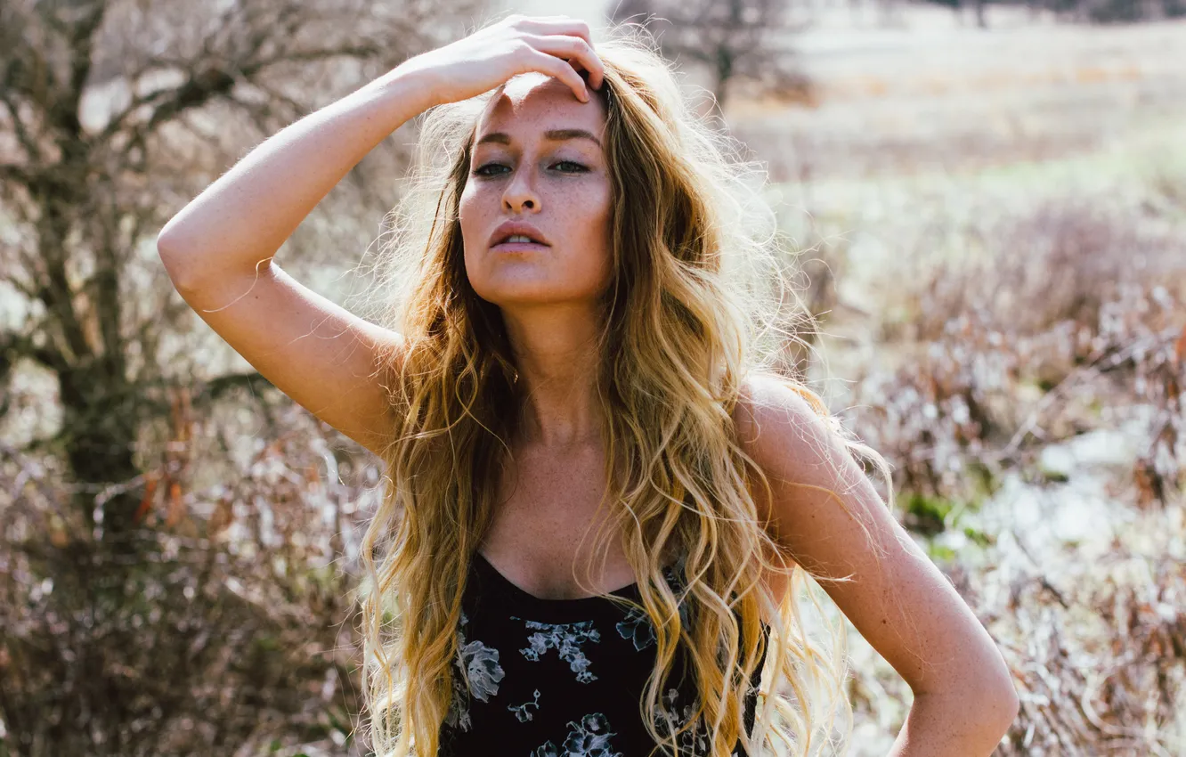 Photo wallpaper girl, freckles, curls