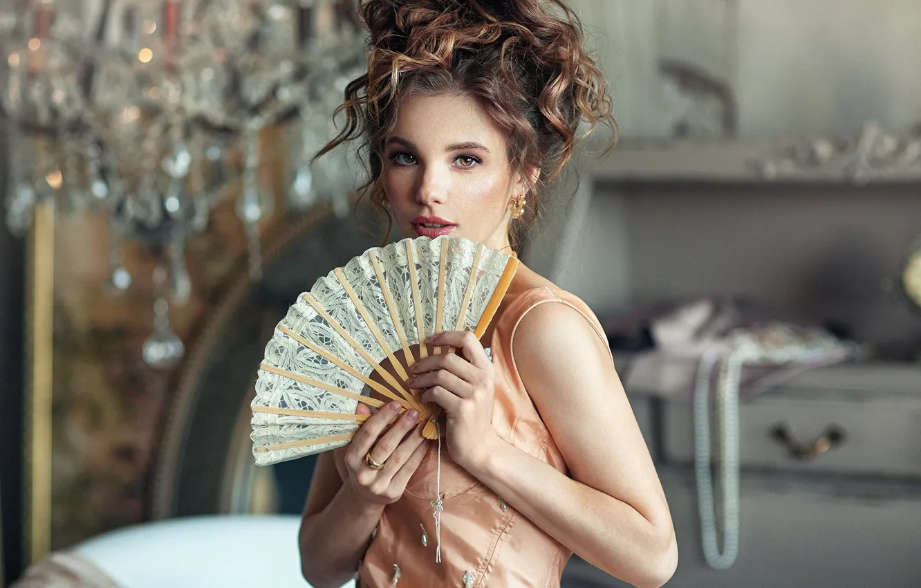 Photo wallpaper look, girl, light, face, photo, model, hands, makeup