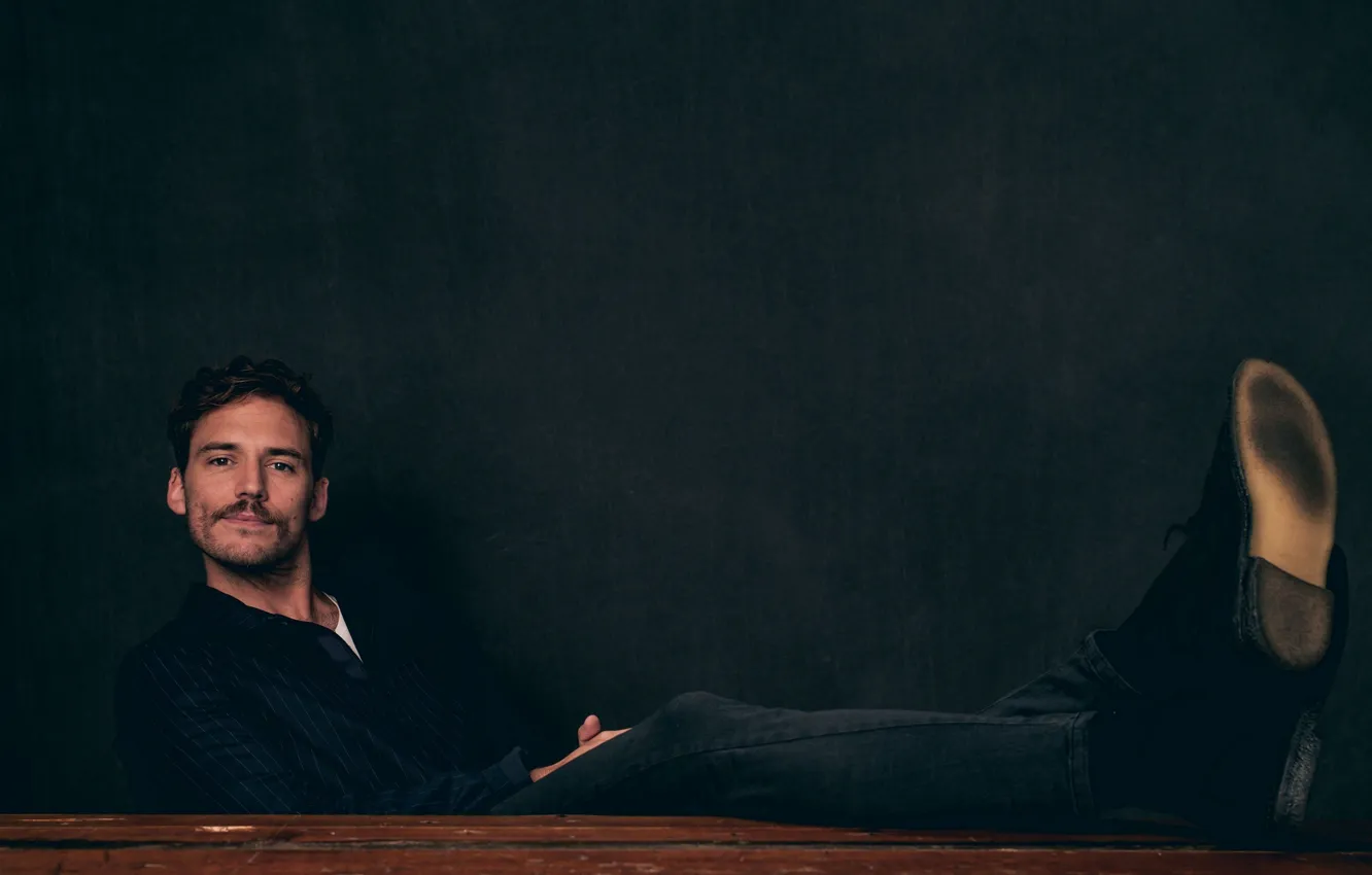 Photo wallpaper pose, actor, Sam Claflin