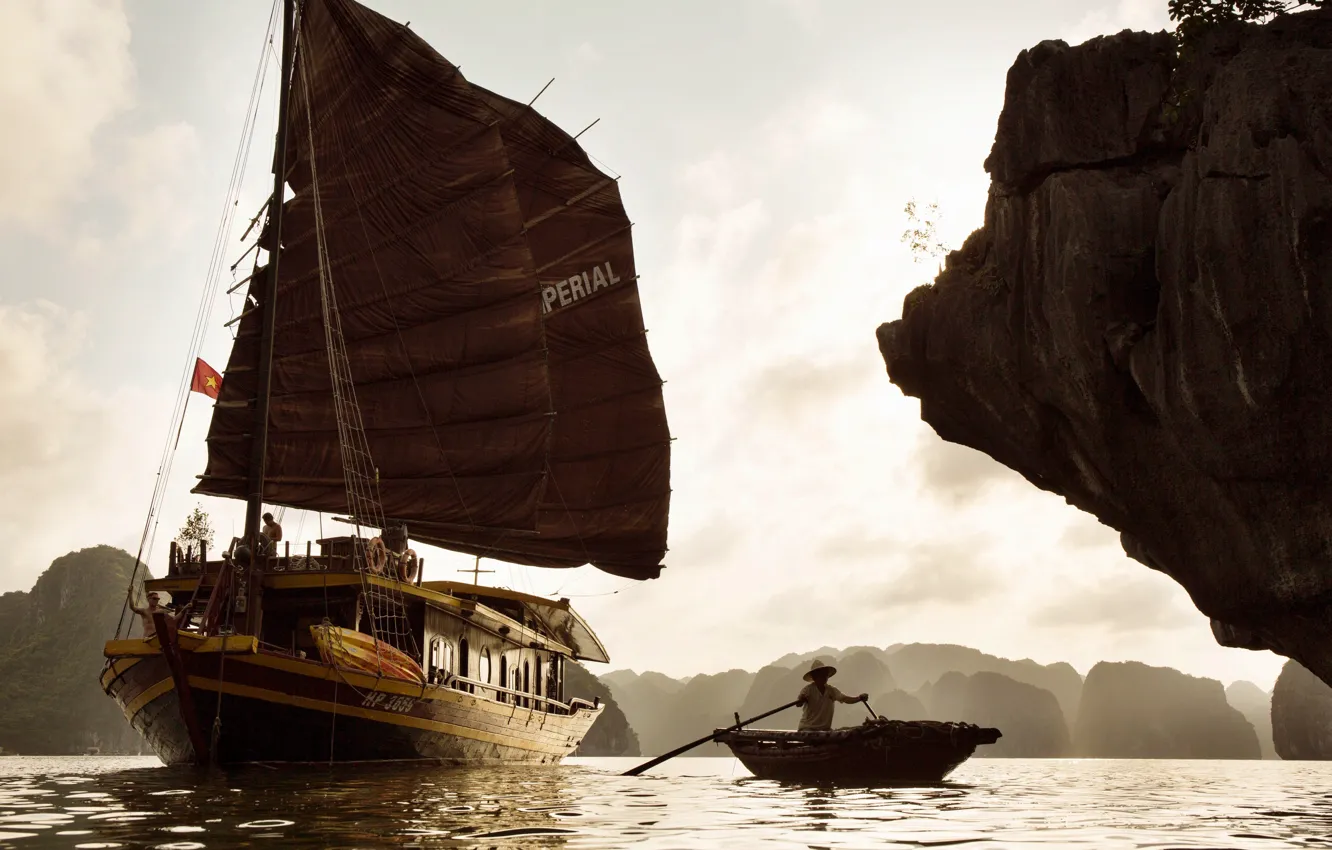Photo wallpaper Vietnam, boat, Bay, junk