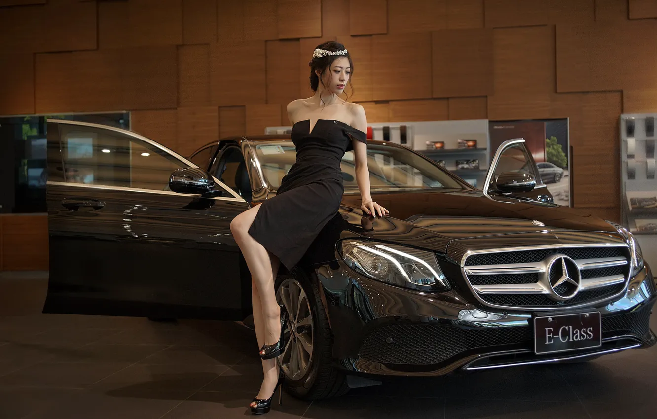Photo wallpaper girl, face, hair, Mercedes-Benz, dress