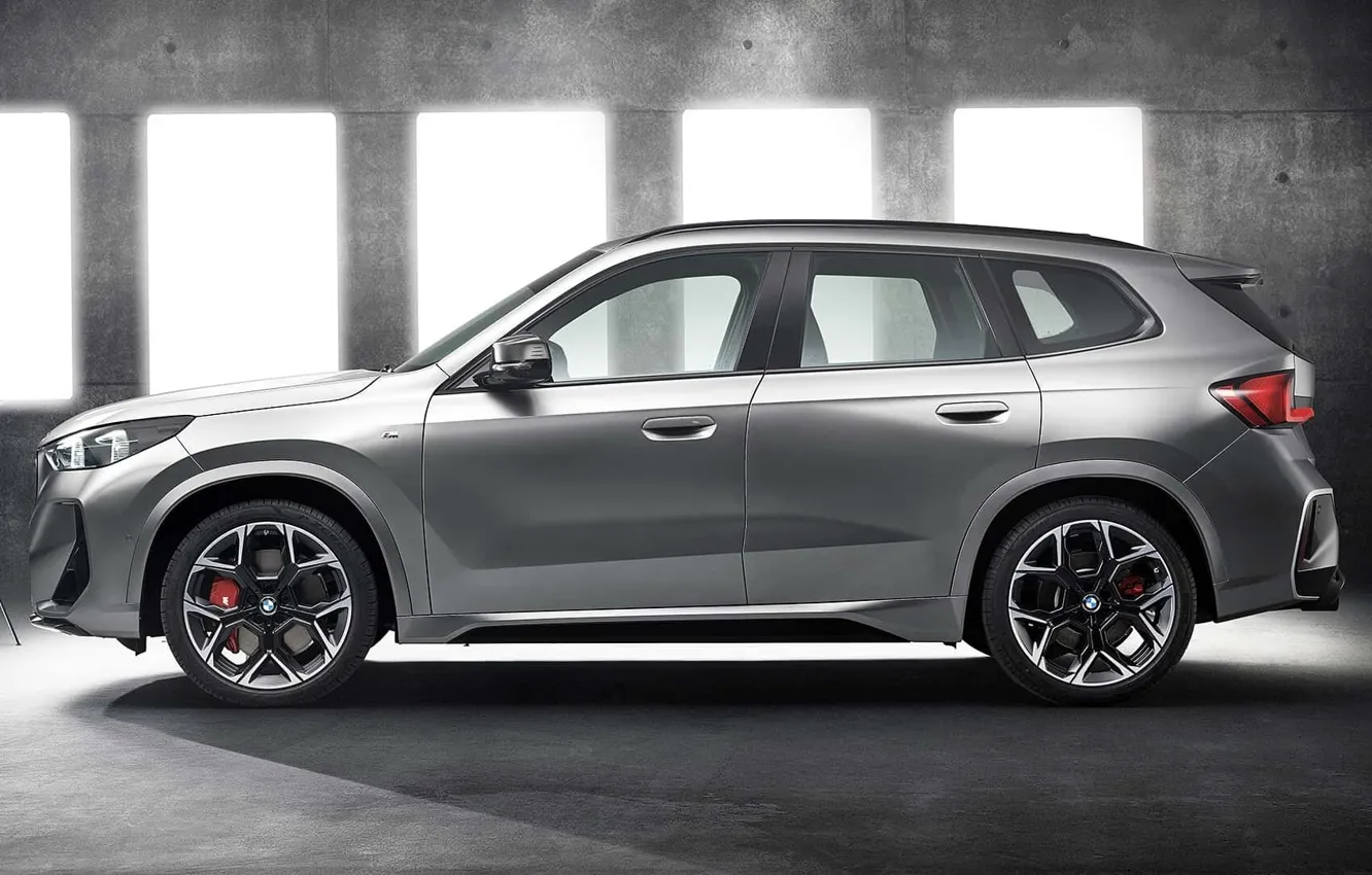 Photo wallpaper BMW, side view, xDrive, M35i, 2023, BMW X1 M35i xDrive