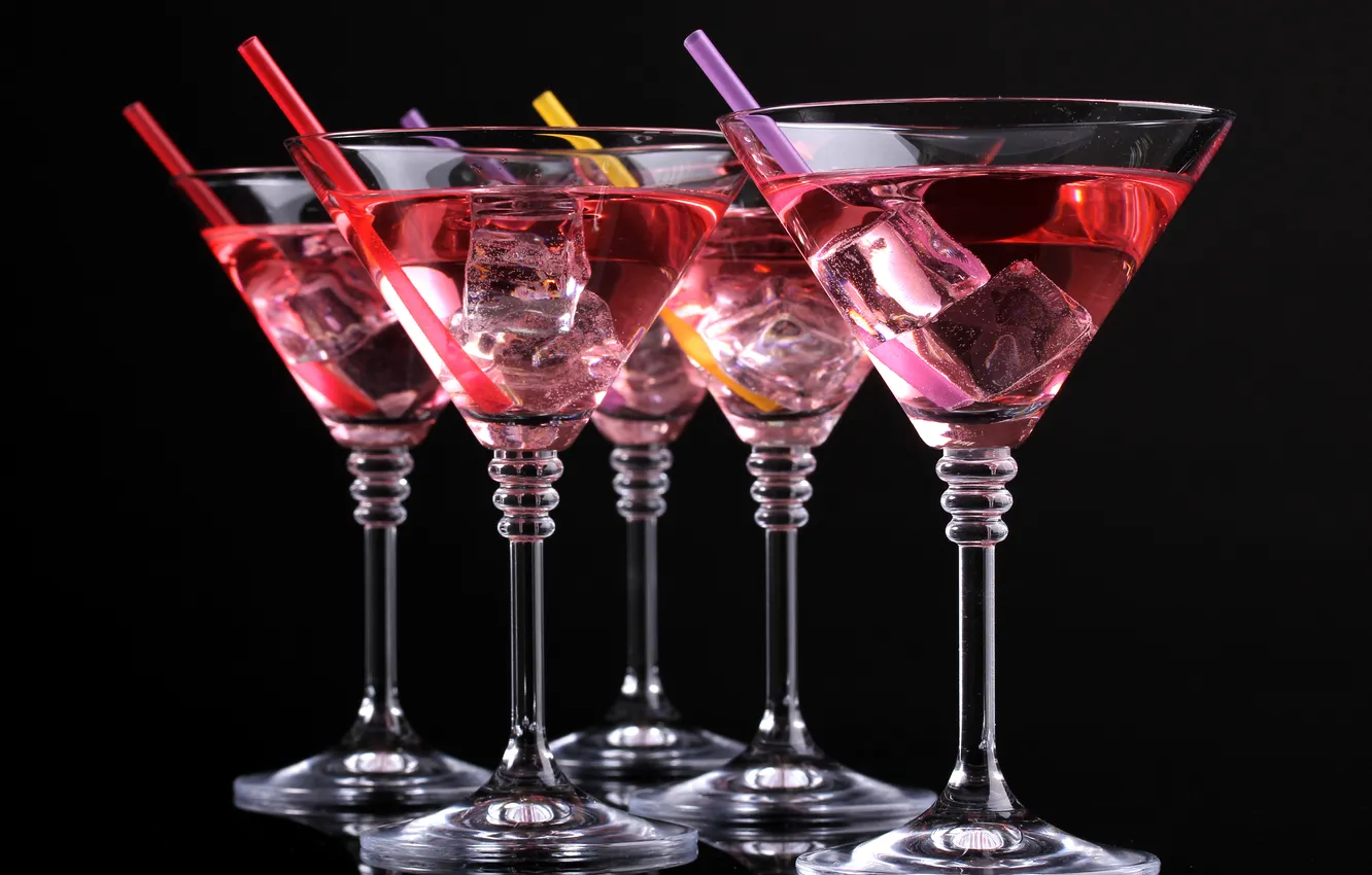 Photo wallpaper ice, glass, cocktail, drink, black background, tube