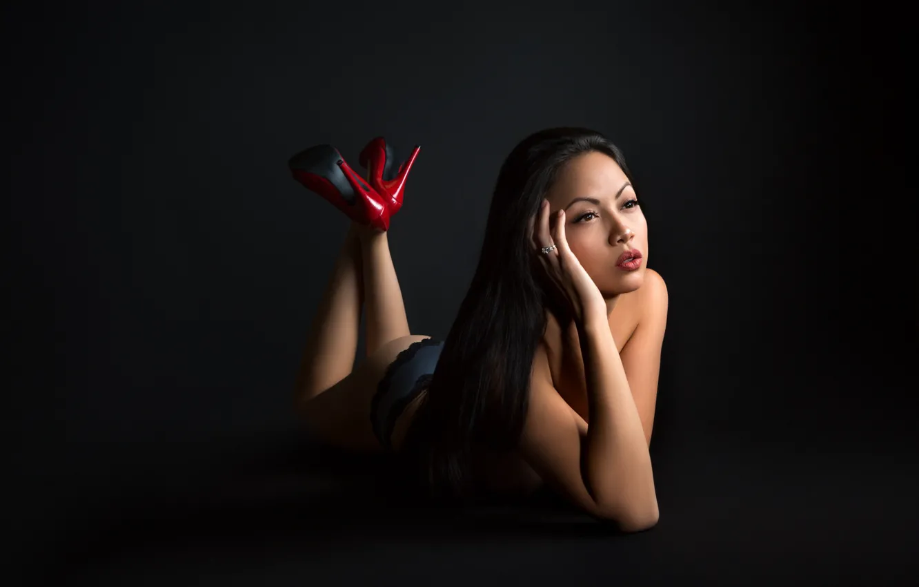 Photo wallpaper pose, model, shoes, Asian, the dark background, Jazzi Min