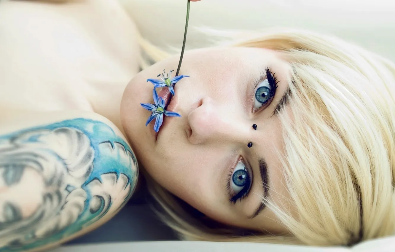 Photo wallpaper flowers, women, face, blonde, piercing, tattoos, hair dyeing