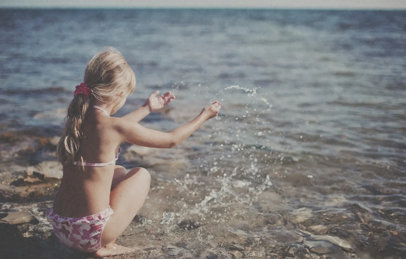 Photo wallpaper the sun, joy, shore, girl