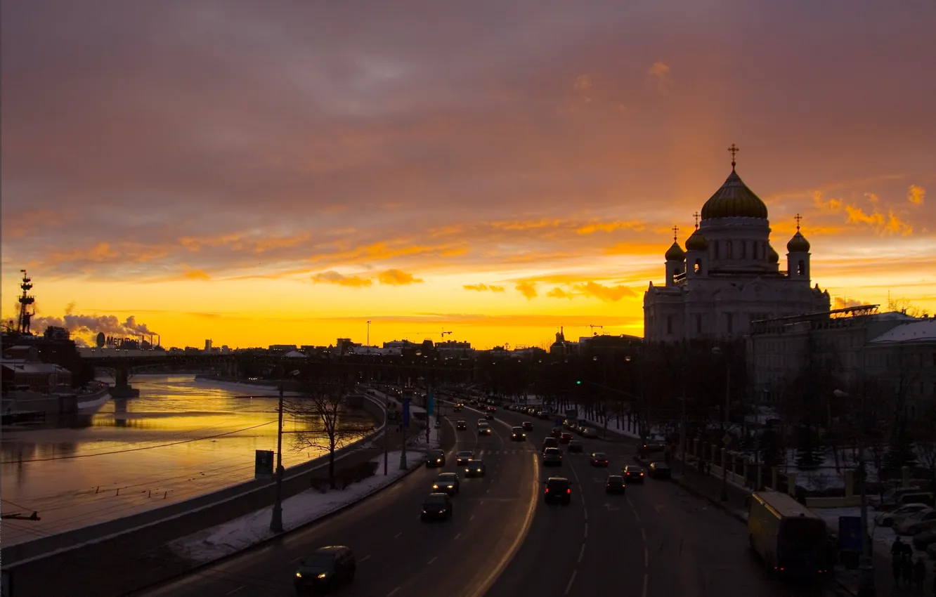 Photo wallpaper the sun, sunset, river, the evening, Moscow, promenade, The Cathedral Of Christ The Savior
