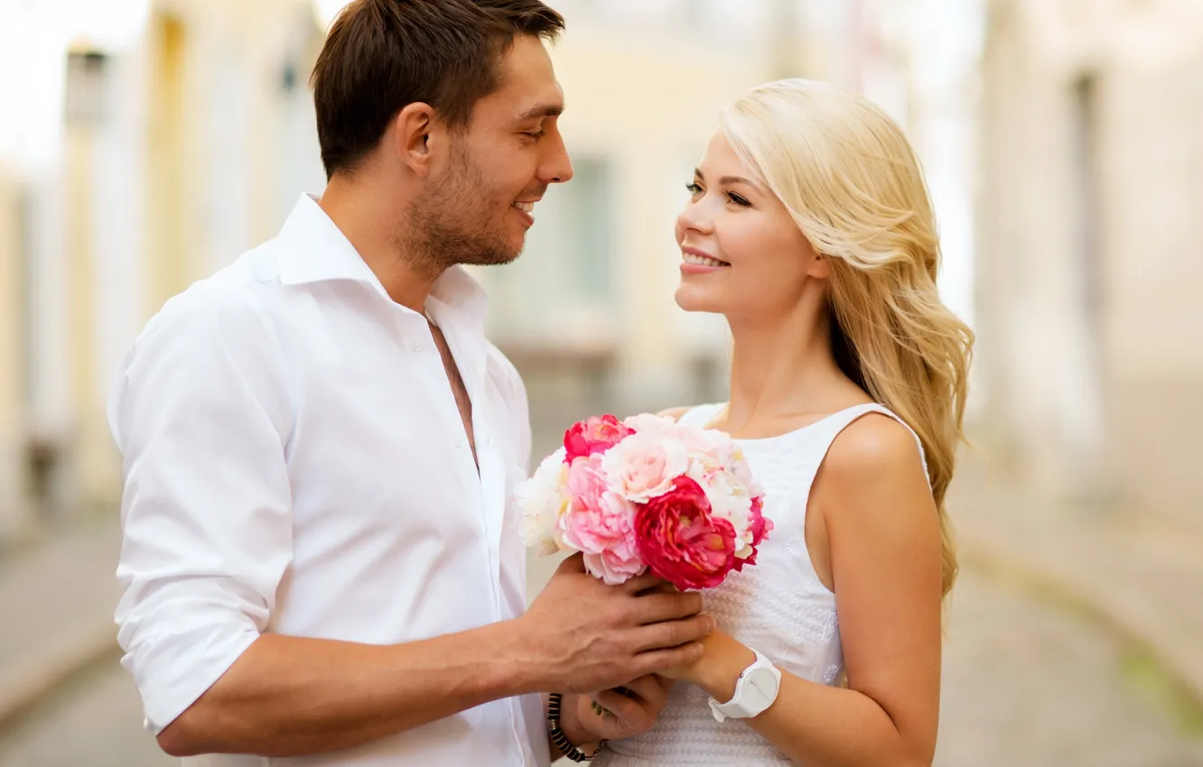 Photo wallpaper love, joy, happiness, romance, pair, summer, flowers, street