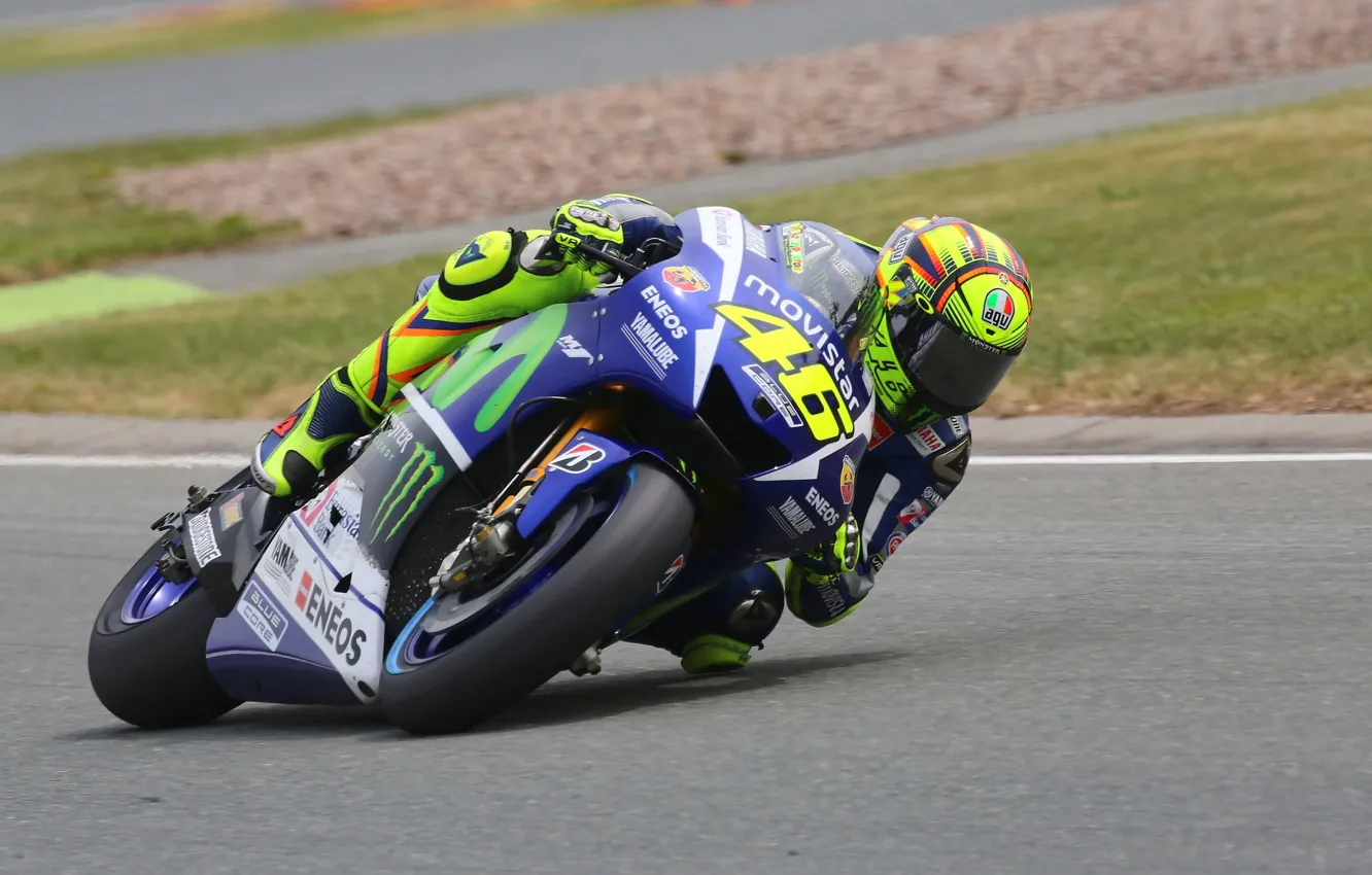 Photo wallpaper tilt, helmet, MotoGP, Valentino Rossi, Yamaha M1