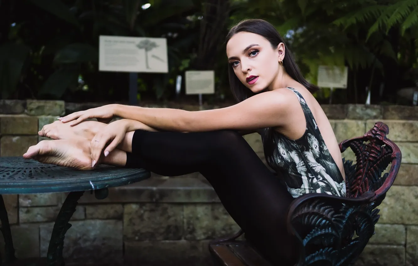 Photo wallpaper girl, table, Justine