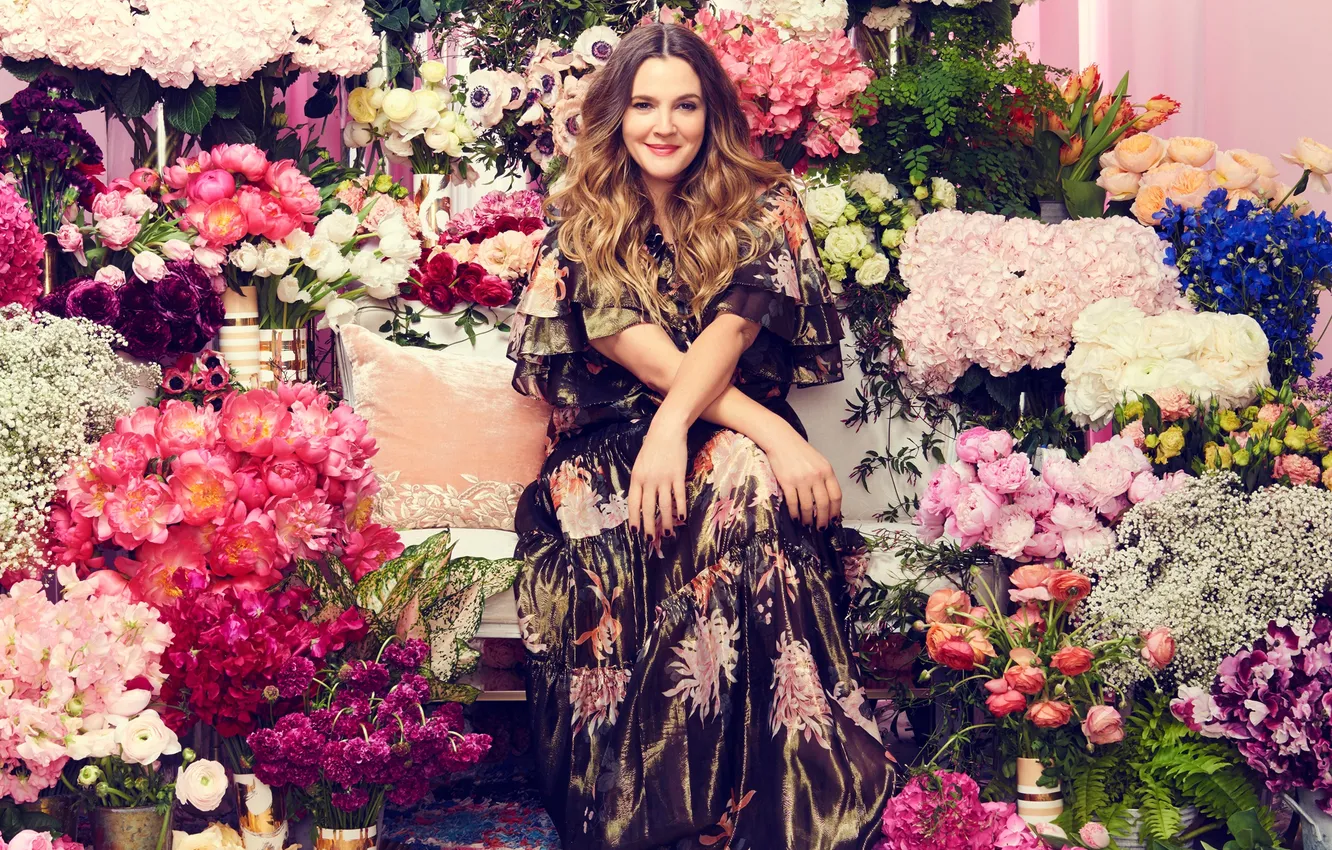 Photo wallpaper flowers, smile, model, dress, actress, hairstyle, photographer, journal