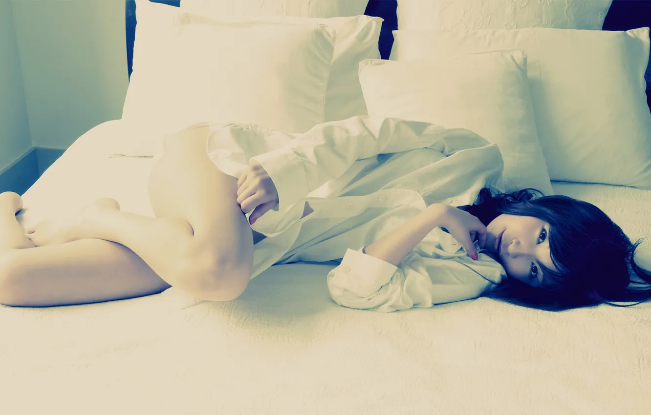 Photo wallpaper girl, clothing, bed, pillow, lies, white, Asian