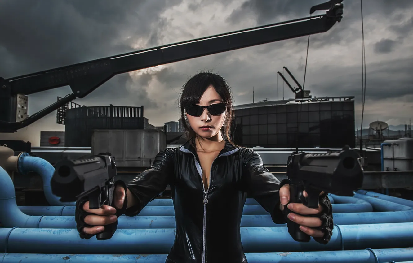 Photo wallpaper girl, gun, the situation