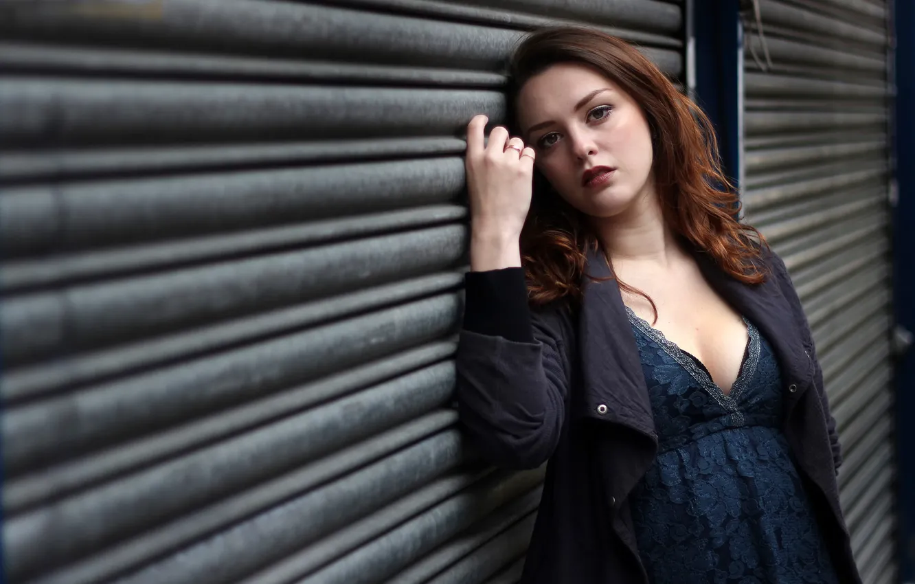 Photo wallpaper look, neckline, Imogen, street photography shoot