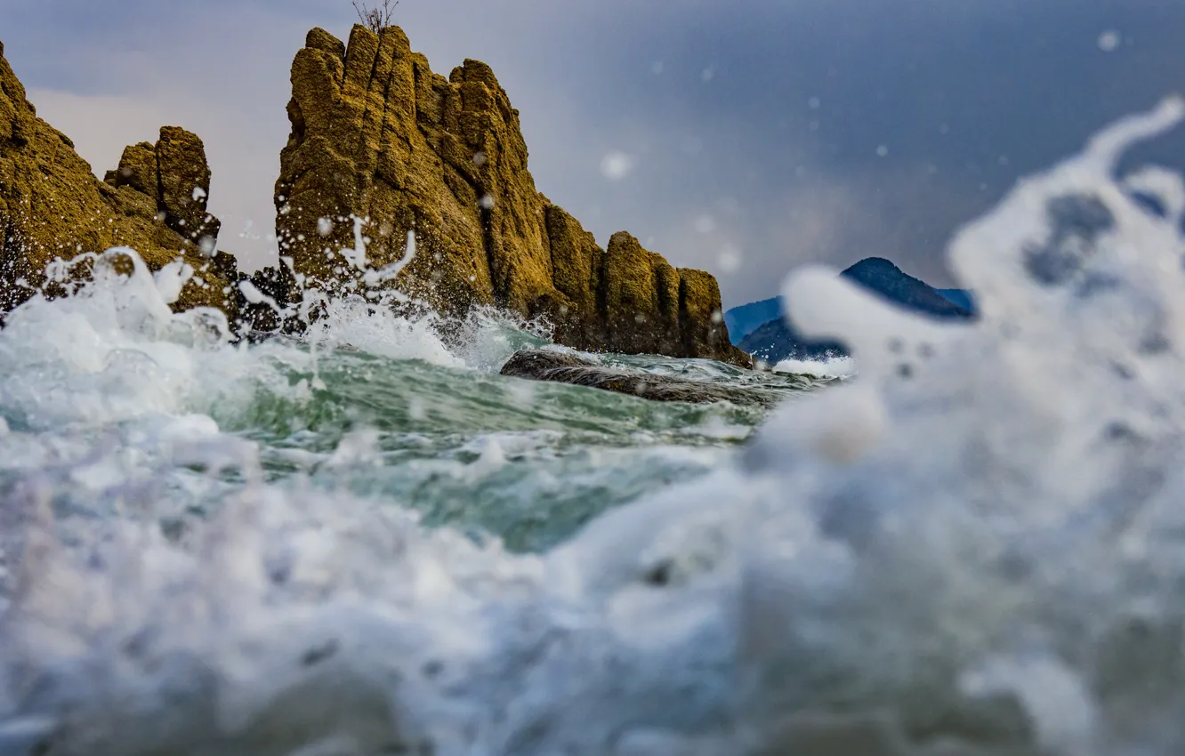 Photo wallpaper sea, squirt, rocks