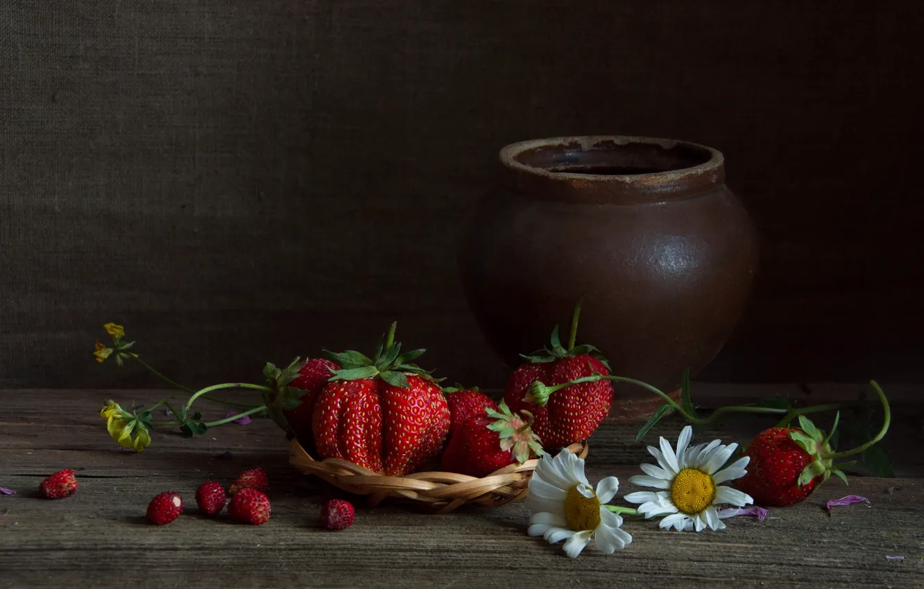 Photo wallpaper summer, flowers, berries, Board, chamomile, strawberries, strawberry, pot