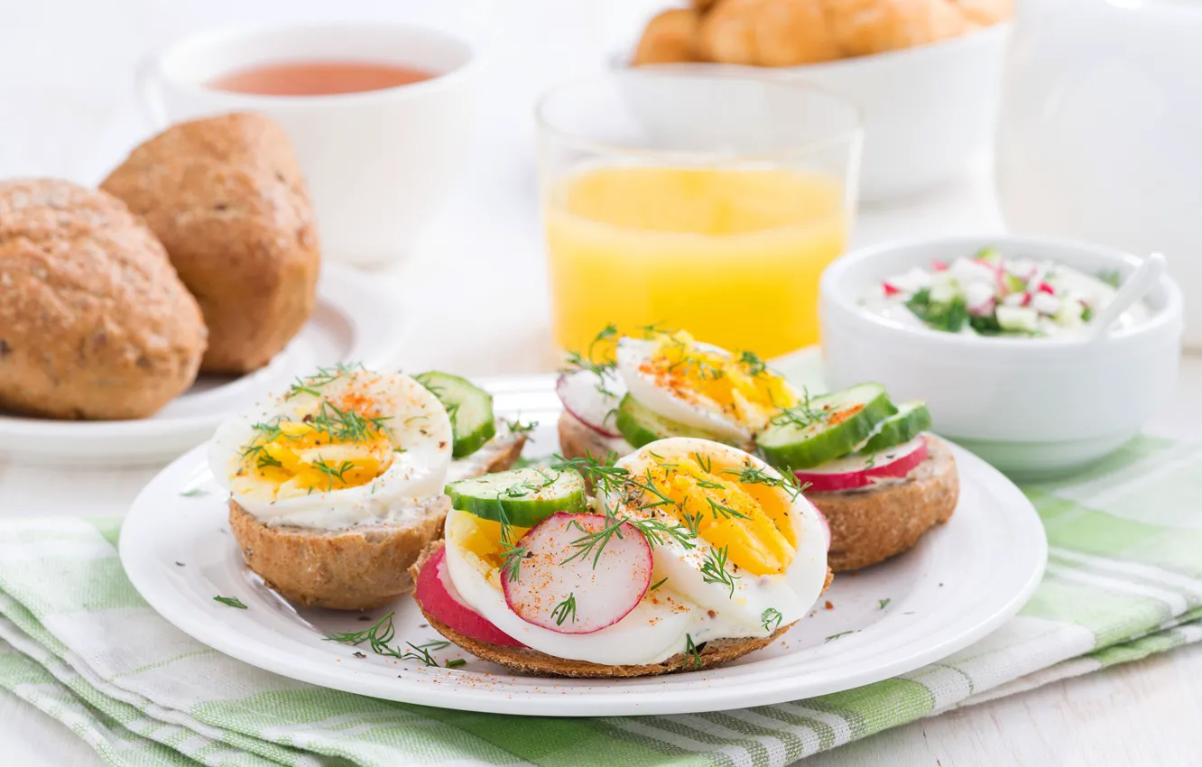 Photo wallpaper eggs, juice, bread, vegetables, sandwiches