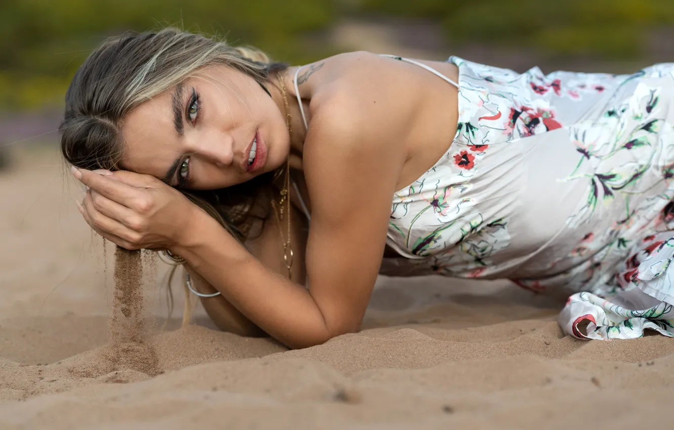 Photo wallpaper sand, look, girl, face, pose, hands, Lily Gilbert