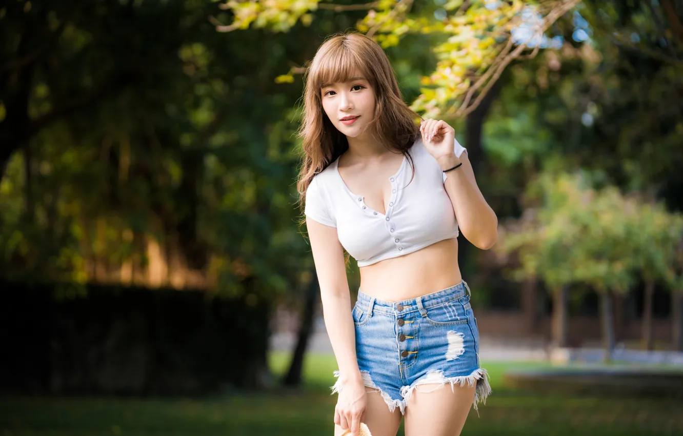 Photo wallpaper look, trees, sexy, Park, model, shorts, portrait, makeup