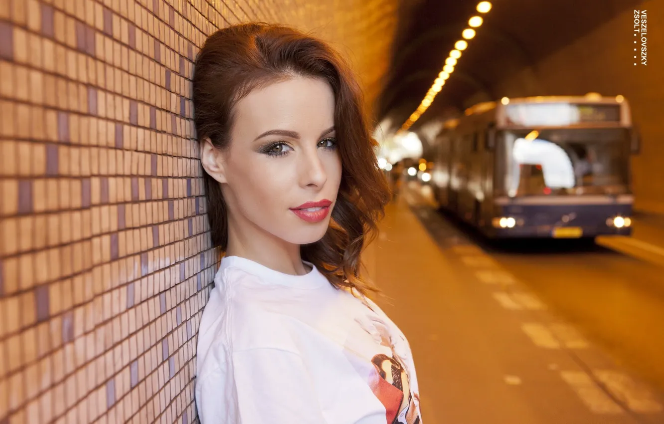 Photo wallpaper road, machine, look, lights, pose, model, portrait, makeup