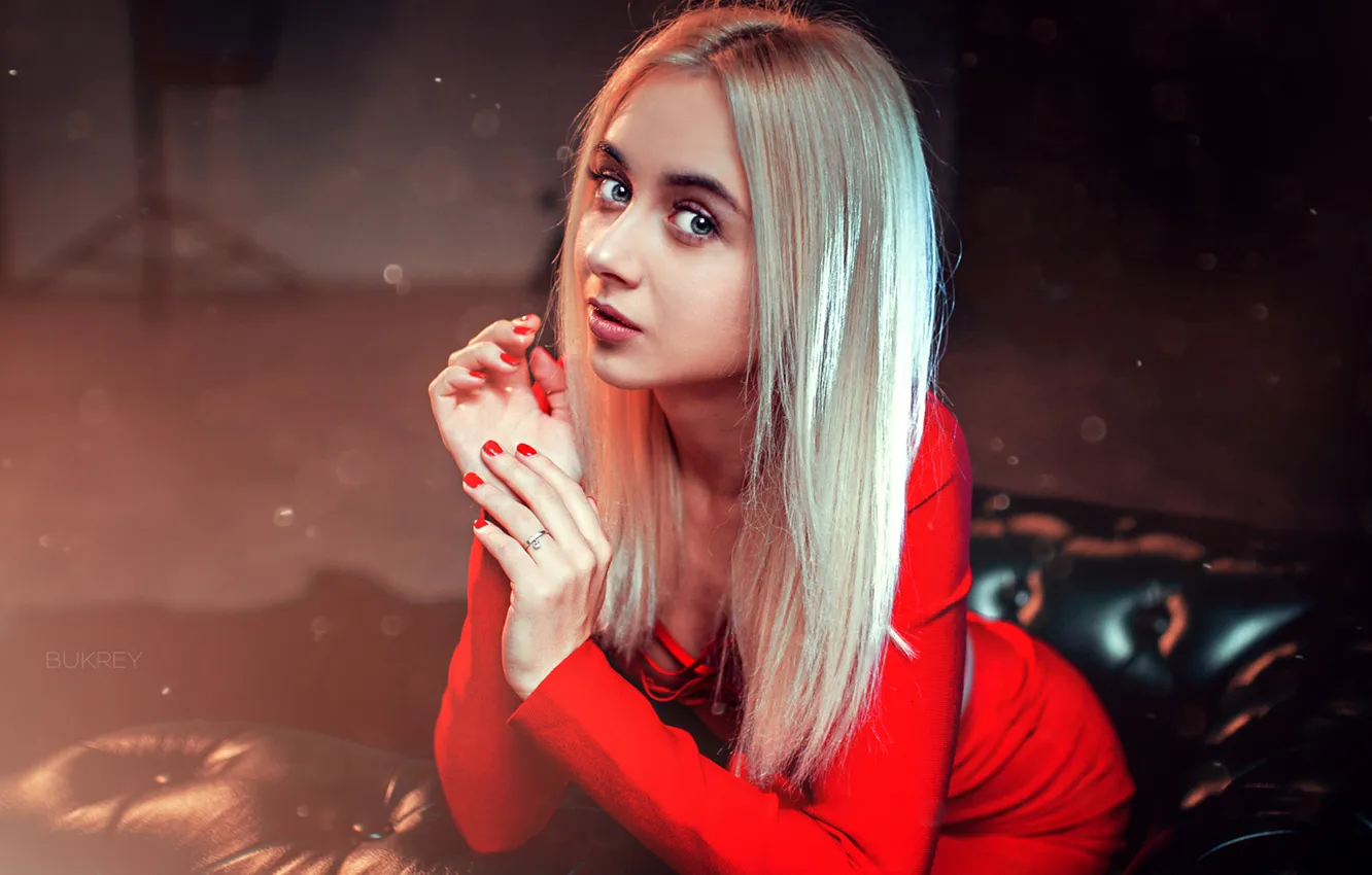 Photo wallpaper look, sexy, pose, model, portrait, hands, makeup, hairstyle