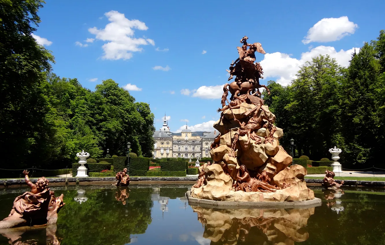 Photo wallpaper the sky, clouds, trees, Park, castle, fountain