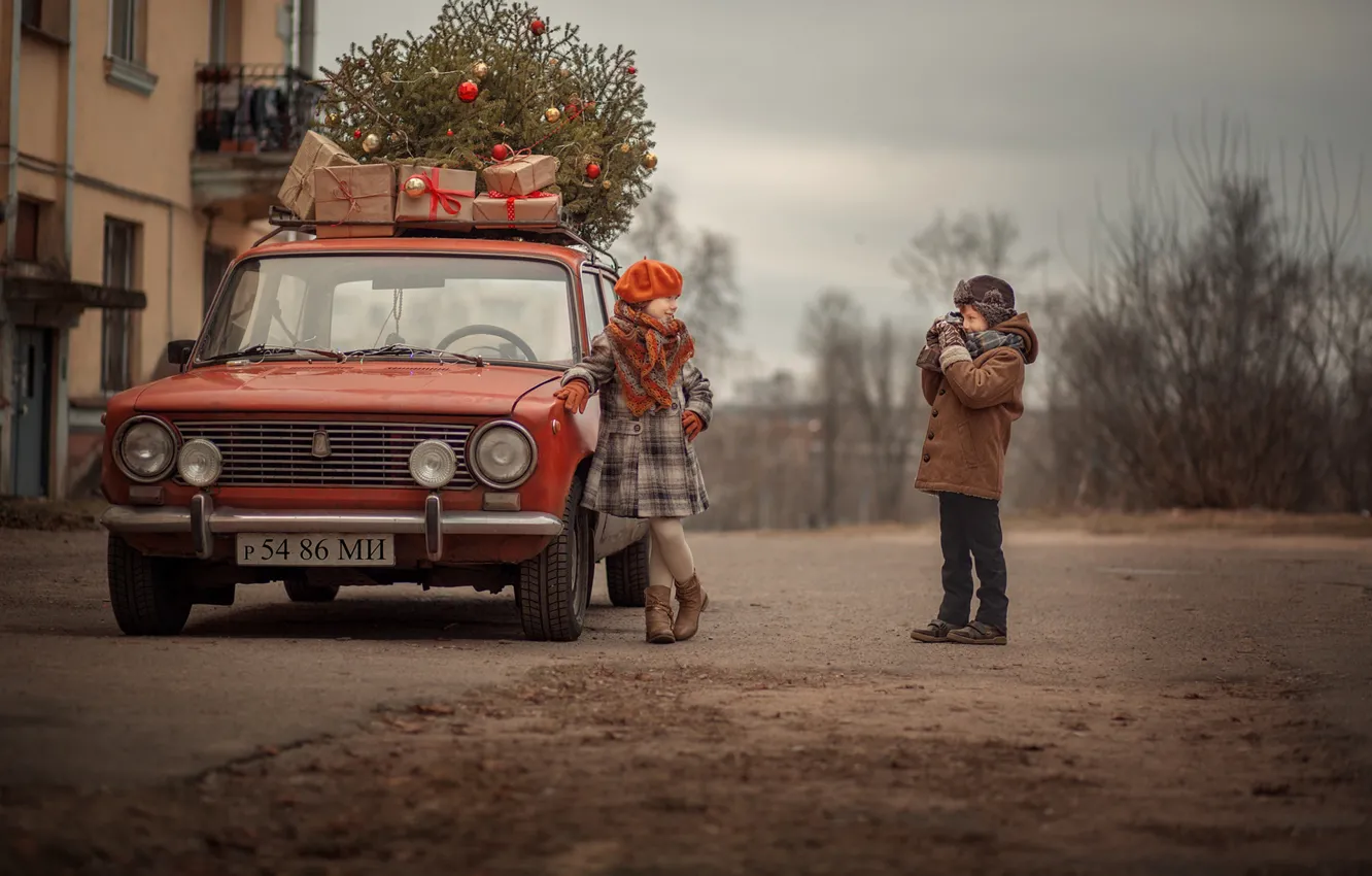 Photo wallpaper retro, gift, tree, boy, girl, penny