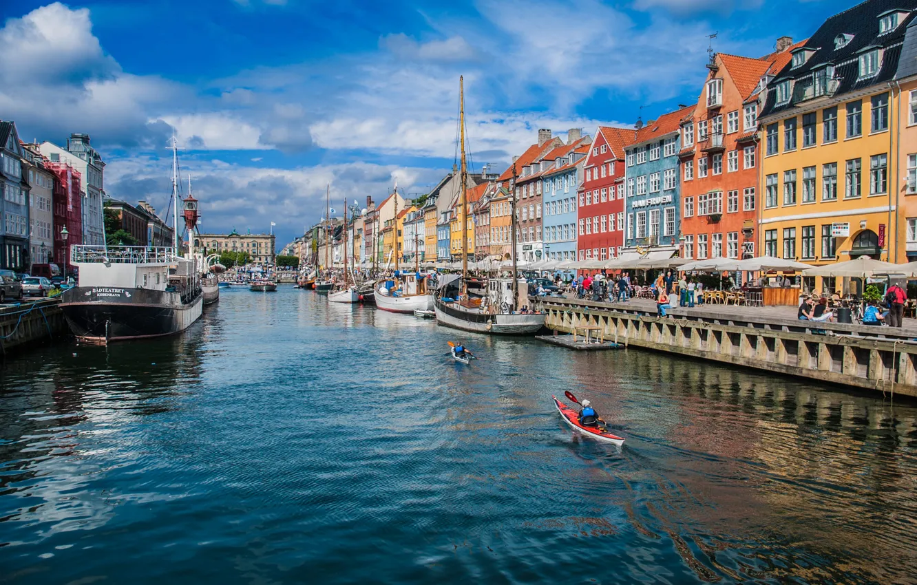 Photo wallpaper clouds, the city, blue, boat, people, building, home, Italy
