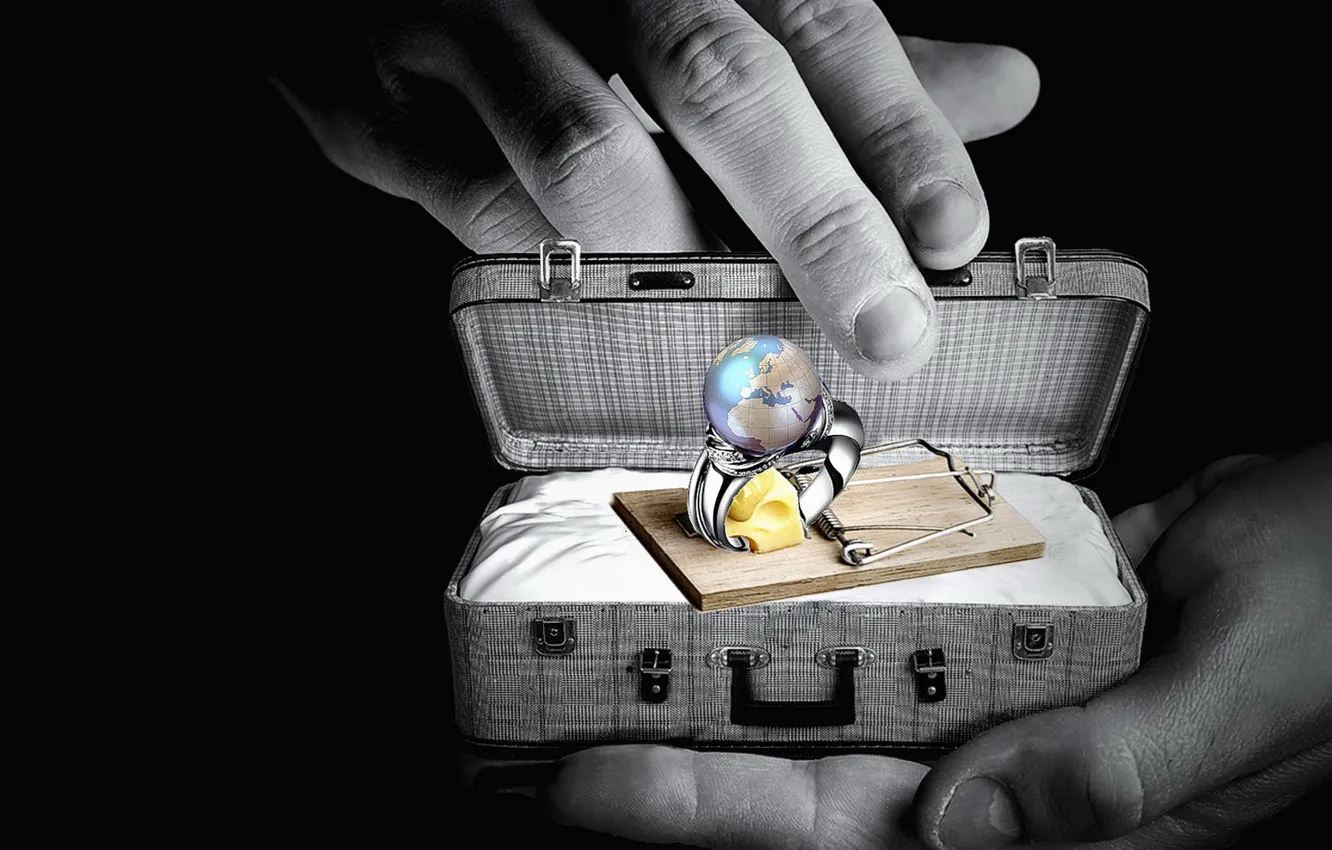 Photo wallpaper hands, box, mousetrap