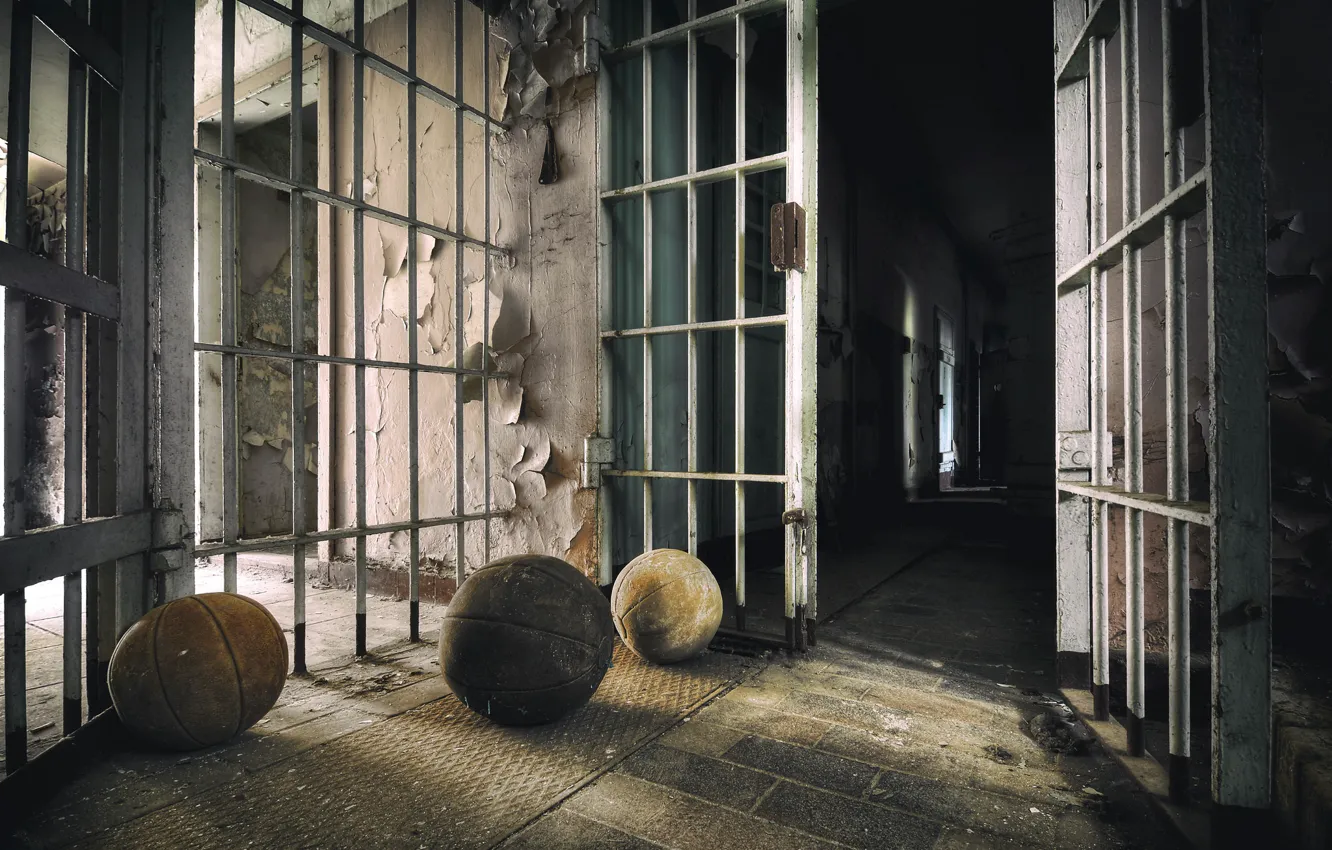 Photo wallpaper sport, balls, prison