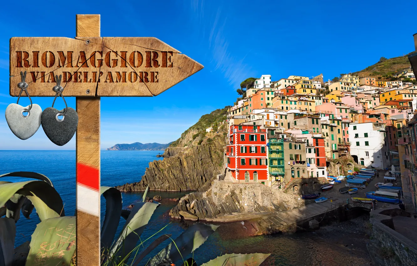 Photo wallpaper sea, rocks, coast, Villa, Italy, house, Riomaggiore, travel