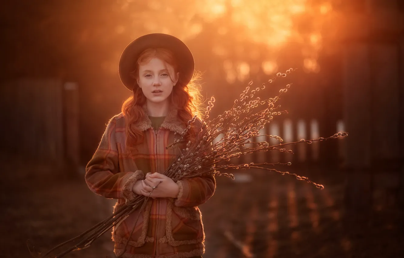 Photo wallpaper girl, the sun, light, branches, fog, shadow, bouquet, spring