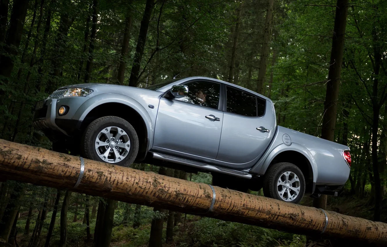 Photo wallpaper trees, Mitsubishi, pickup, L200