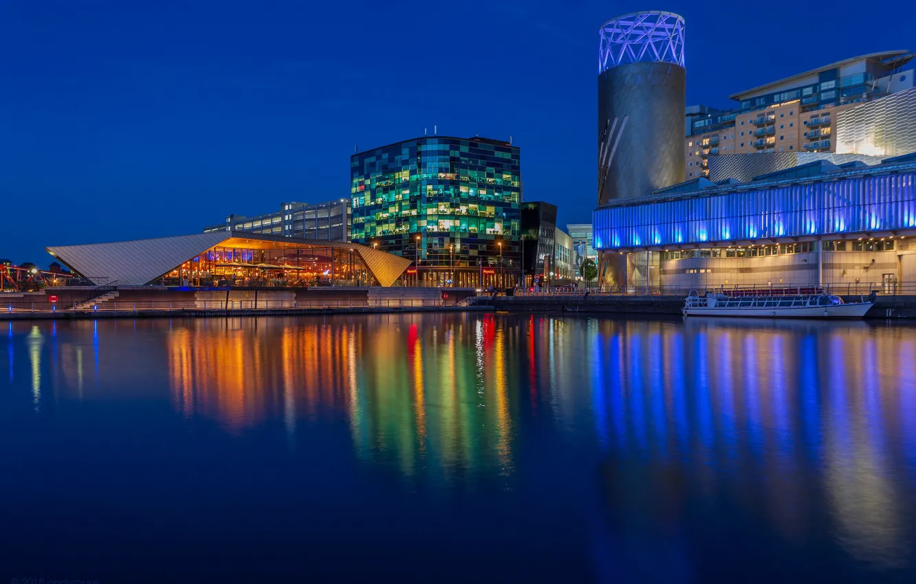 Photo wallpaper night, lights, river, England, building, home, promenade, Manchester