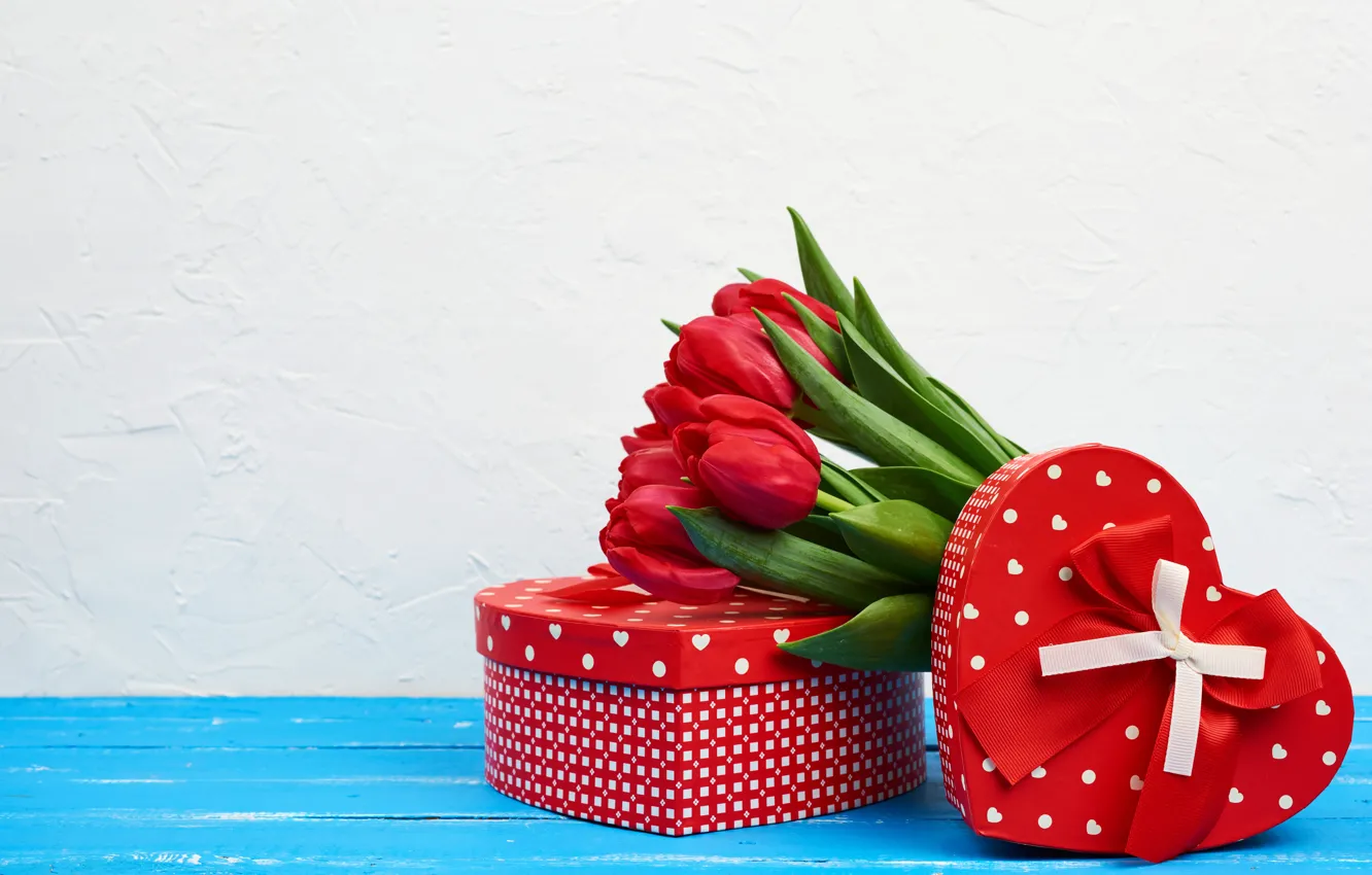 Photo wallpaper box, gift, tulips