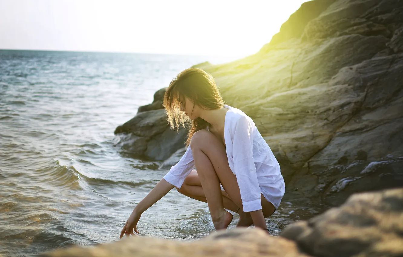 Photo wallpaper sea, beach, girl, rocks