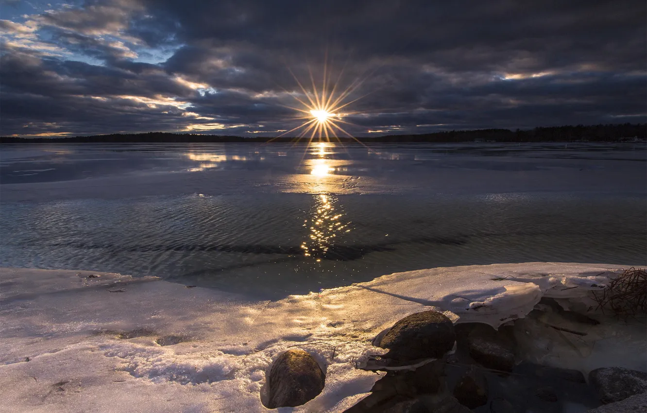 Photo wallpaper the sun, thaw, New Hampshire, New England, Lake Massabesic
