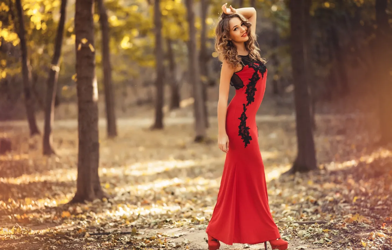 Photo wallpaper trees, smile, foliage, dress, beauty, photographer, face, Artyom Bartash