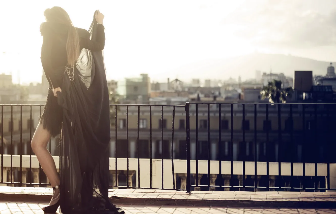 Photo wallpaper girl, light, the city, balcony