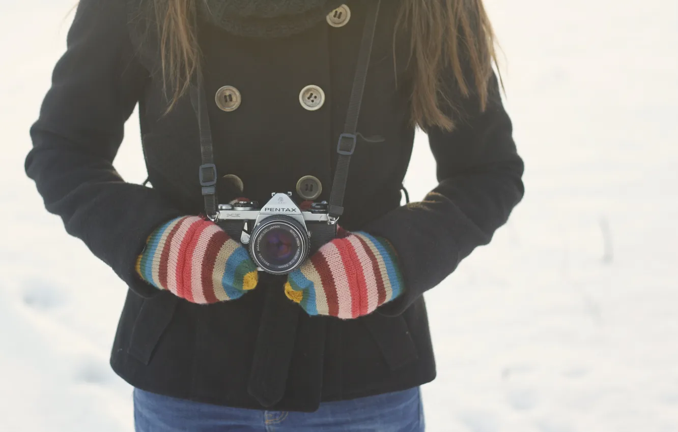 Photo wallpaper winter, strips, camera, the camera, coat, mittens