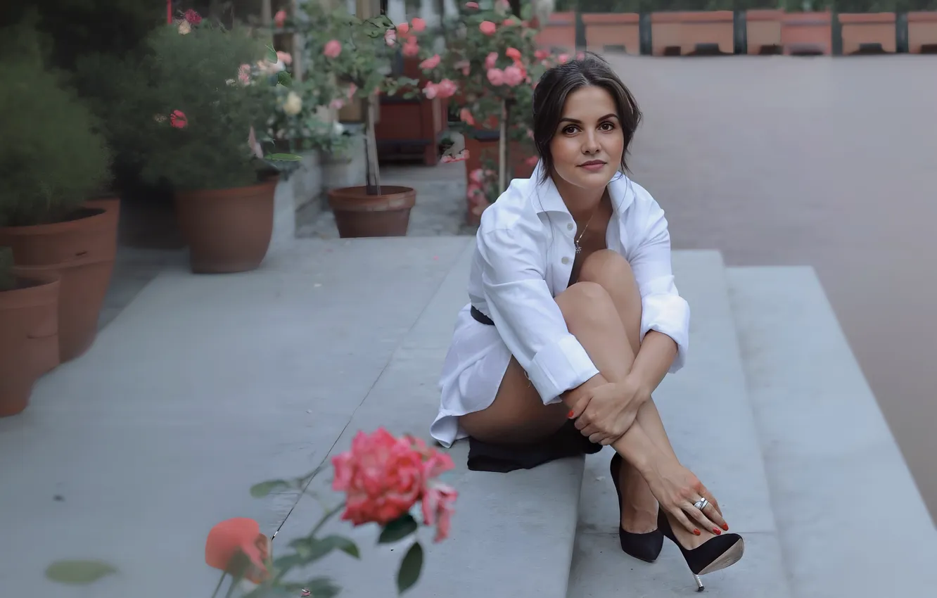 Photo wallpaper girl, legs, photography, style, woman, flowers, model, street