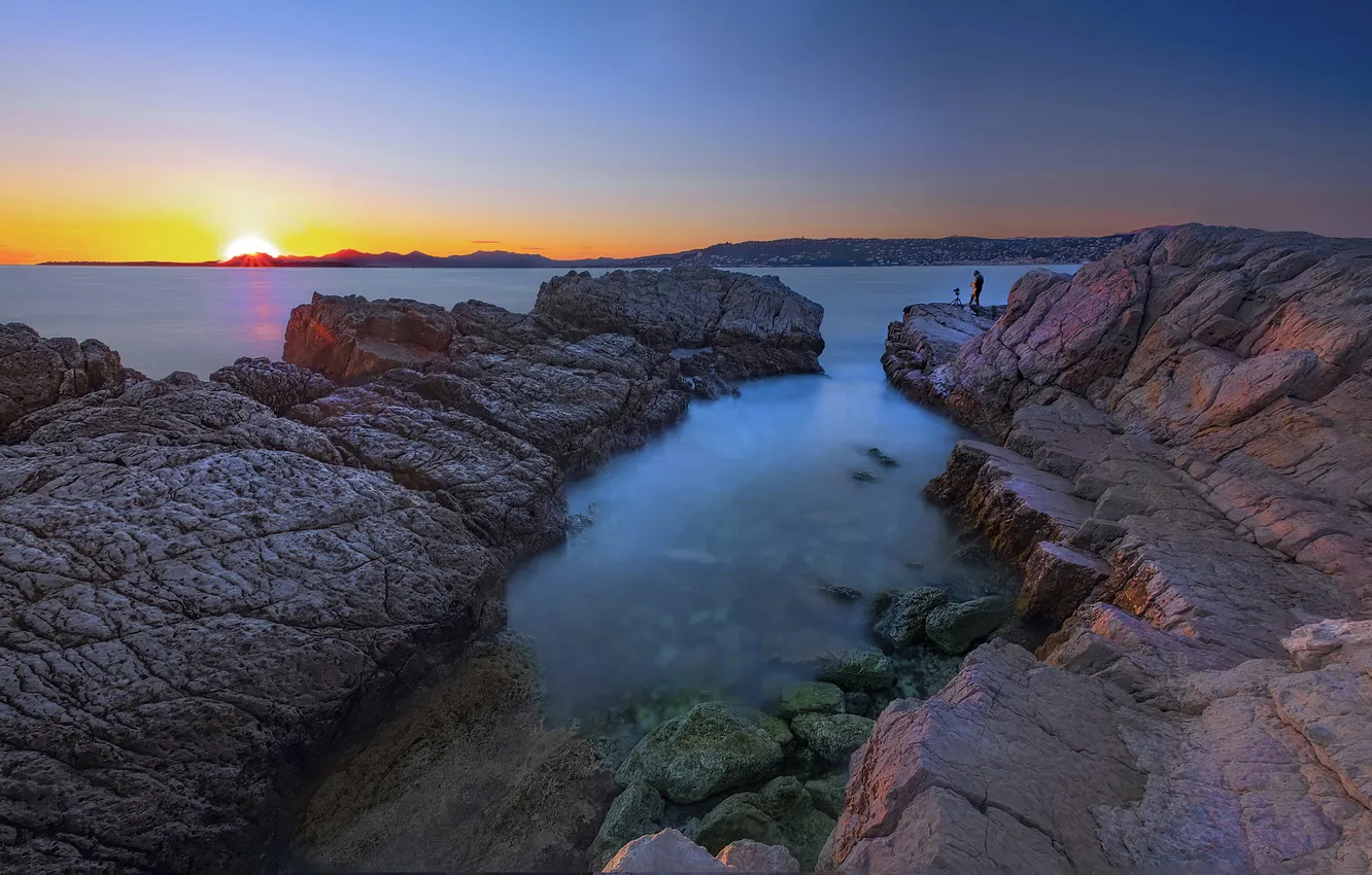 Photo wallpaper the sun, blue, stones, rocks, dawn, shore, people, dal
