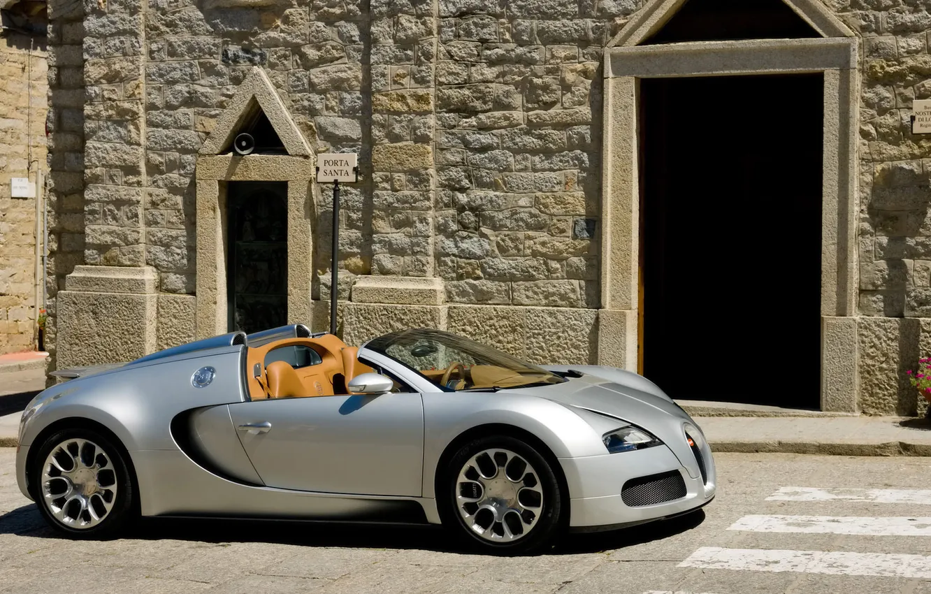 Photo wallpaper the city, building, brick, Bugatti, Veyron