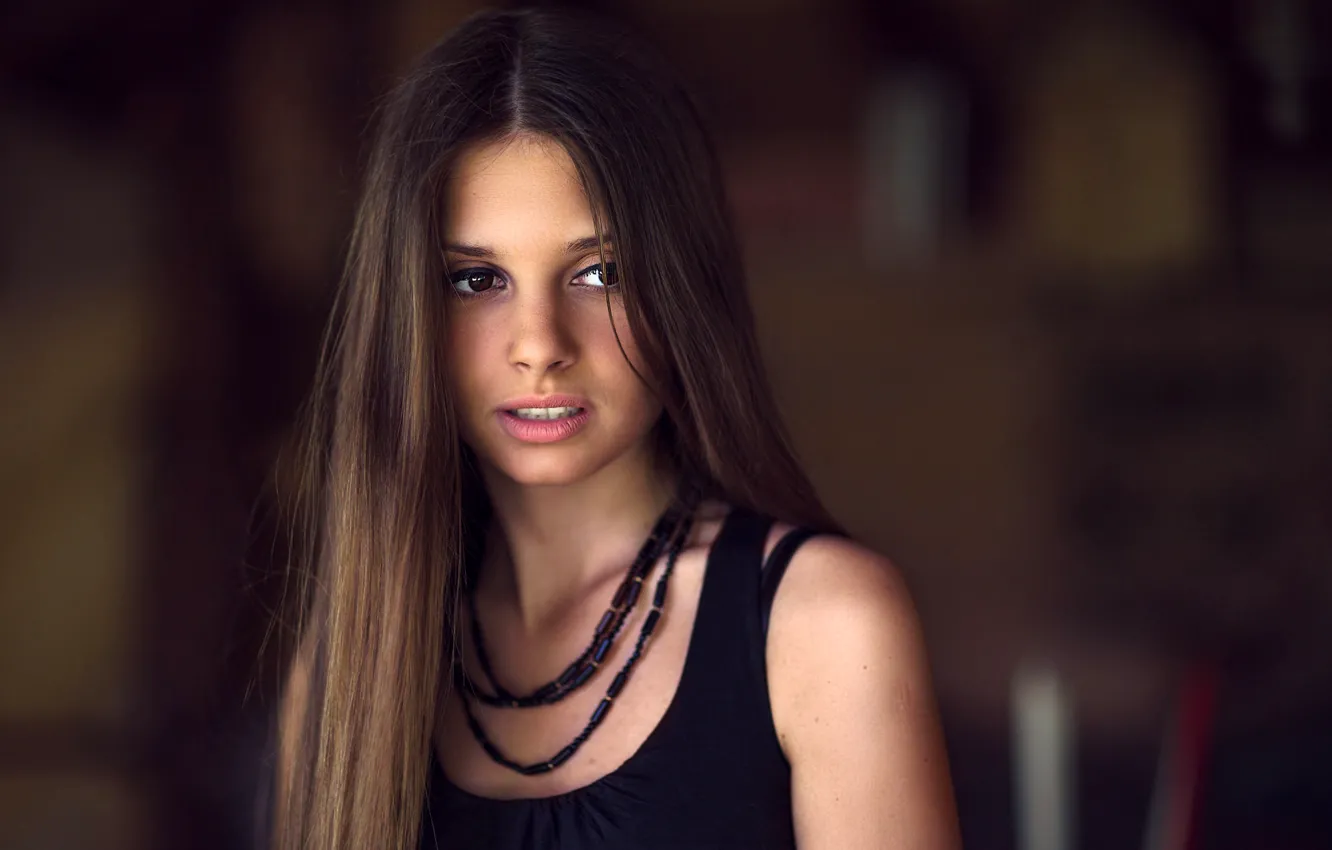 Photo wallpaper background, model, portrait, makeup, hairstyle, brown hair, in black, bokeh