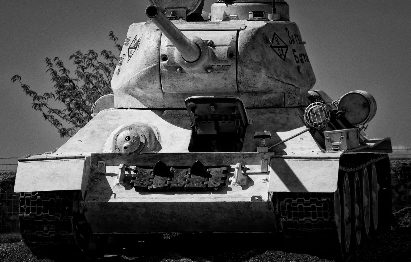 Photo wallpaper tank, Soviet, average, T-34-85