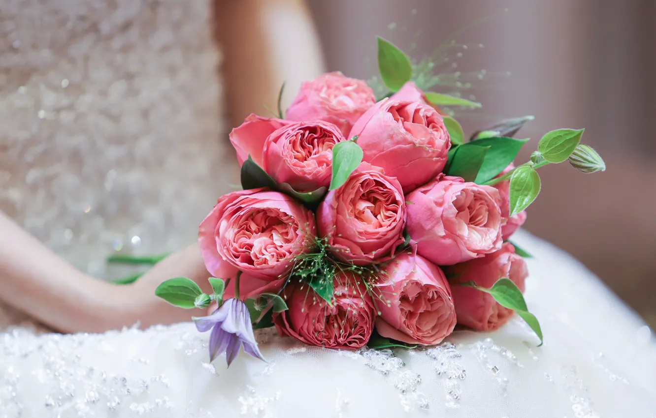 Photo wallpaper flowers, roses, bouquet, hands, the bride