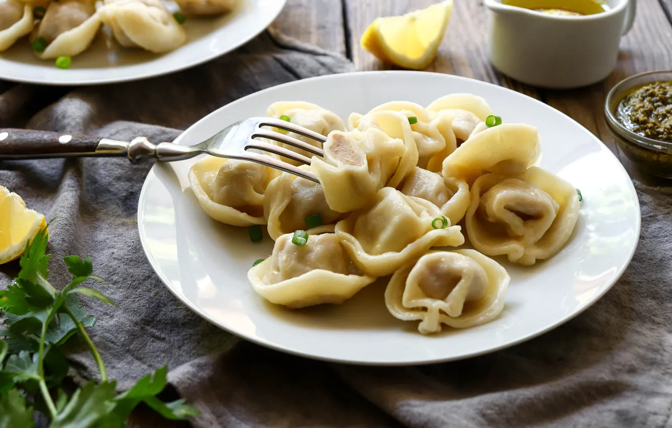 Photo wallpaper boiled, parsley, dumplings, lemon, table, meat dumplings with onion and parsley, plug, towel