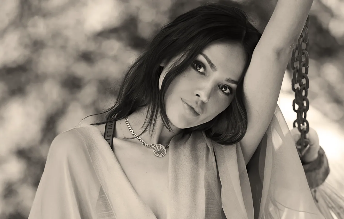 Photo wallpaper look, girl, face, photo, makeup, actress, black and white, chain