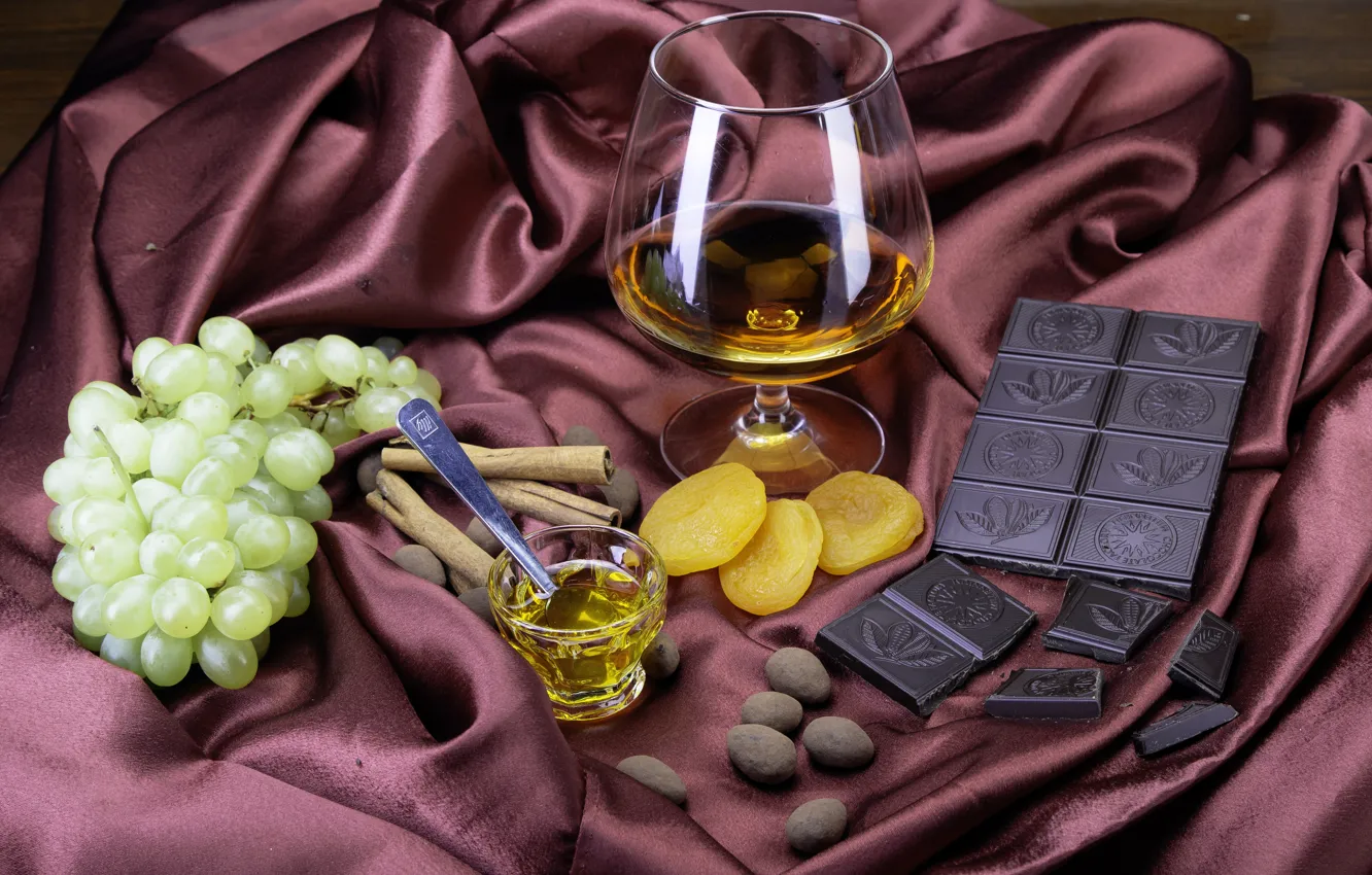 Photo wallpaper glass, glass, chocolate, grapes, spoon, fabric, cinnamon, whiskey