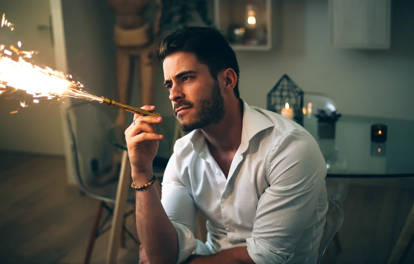 Photo wallpaper tube, sparks, guy, David Olkarny